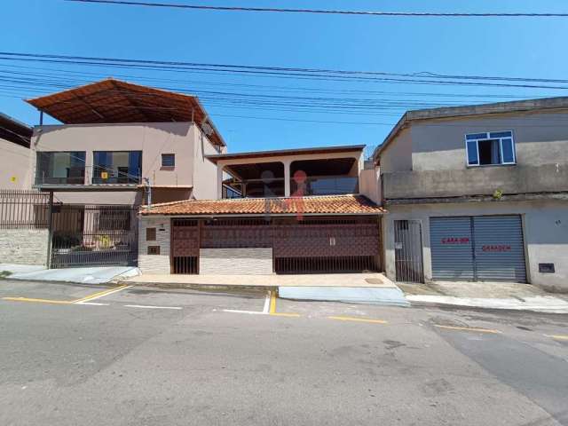 Casa com 3 quartos à venda na Rua Padre Nilton Hauck, 76, Democrata, Juiz de Fora, 180 m2 por R$ 570.000