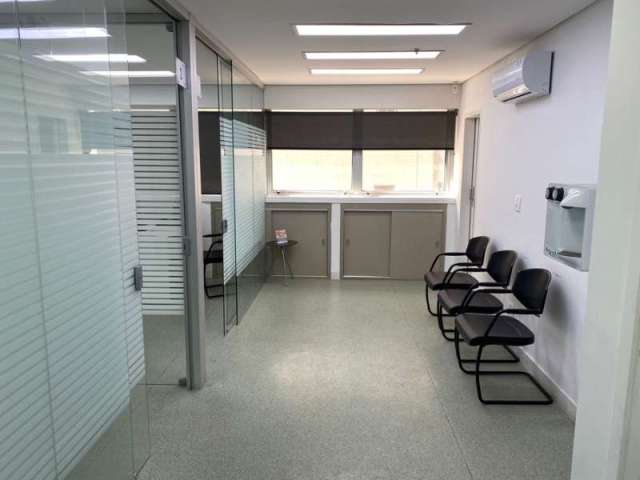 Sala Comercial de 120m² na Vila Buarque, São Paulo-SP: 2 banheiros, 2 vagas de garagem. Confira!