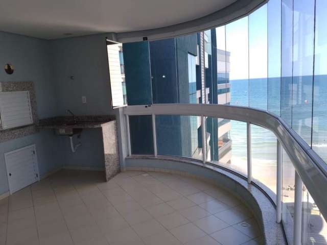 Apartamento Frente Mar em Meia-Praia!