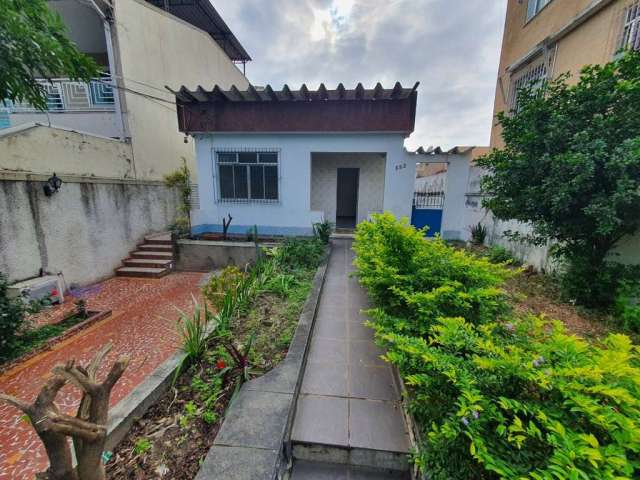 Casa com 2 quartos para alugar na Rua Tejupa, 853, Vila da Penha, Rio de Janeiro por R$ 1.800