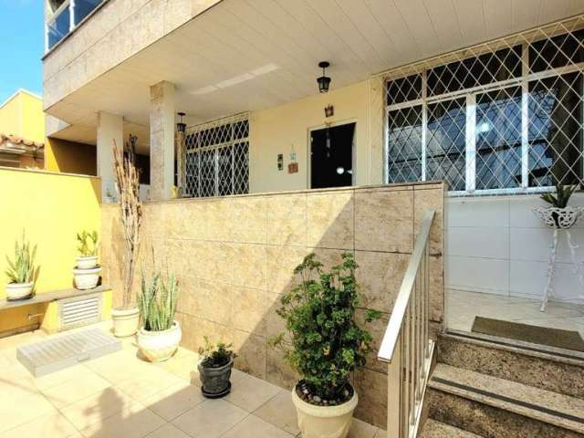 Casa com 3 quartos à venda na Pedro Teixeira, 99999999, Vista Alegre, Rio de Janeiro por R$ 720.000