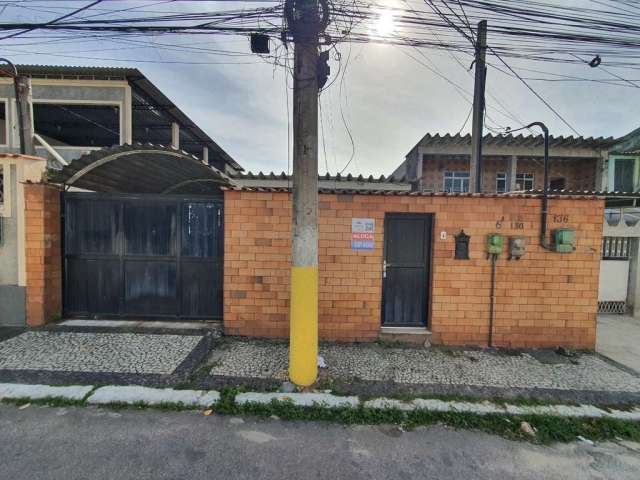 Casa com 2 quartos para alugar na Almirante Oliveira Pinto, 136, Colégio, Rio de Janeiro por R$ 1.200