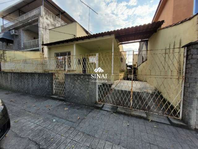 Casa com 3 quartos à venda na Rua Jornalista Mário Galvão, 99999999, Vila Kosmos, Rio de Janeiro por R$ 535.000