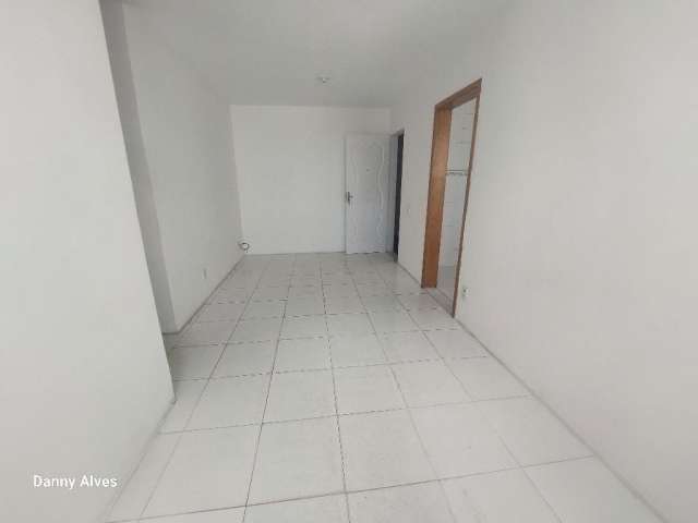 Apartamento À Venda 02 Quartos Colubandê São Gonçalo/RJ.