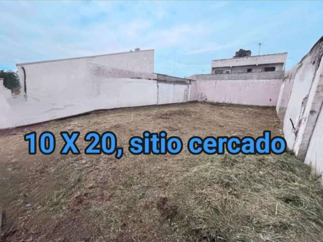 Terreno 10 X 20, plano. Murado, frente asfaltado