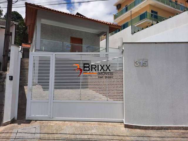 Casa excepcional em condomínio com 03 quartos á venda ou locação -arujá