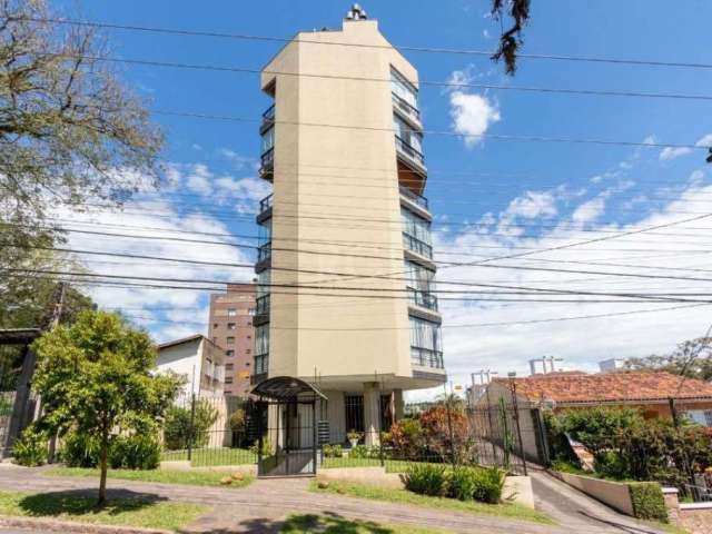 Cobertura semi mobiliada com vista perene para o rio Guaíba.&lt;BR&gt;São 2 dormitórios sendo 1 suíte, living para 2 ambientes com lareira, sacada, espaço gourmet com churrasqueira, terraço, lavanderi