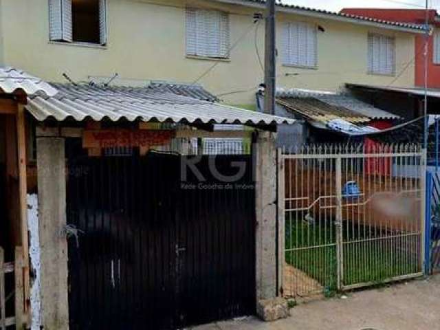 Casa de 2 quartos de 2 pisos com vaga de garagem em Rua tranquila. Próximo ao Complexo Cultural Porto Seco no Bairro Costa e Silva.Necessita Reforma. Contrato de compra e venda.  Aceita proposta. Entr