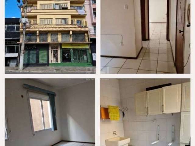 Barbada! Apartamento próximo ao Bourbon da Assis e AV. Dom Pedro II, no bairro São João, com 1 dormitório, cozinha e área de serviços grandes, banheiro, Primeiro andar um lance de escadas, todo em pis