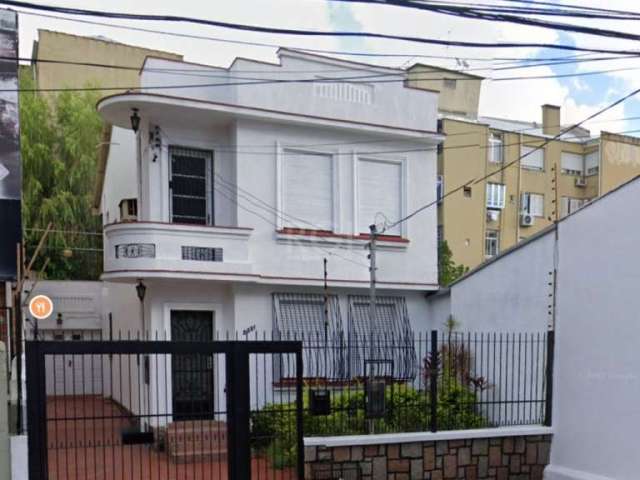 Casa COMERCIAL, JUNTO CEL BORDINI E BENJAMIM.&lt;BR&gt;Sobrado amplo, 02 dormitórios, 02 banheiros, 02 salas, espaço para 04 carros na garagem.&lt;BR&gt;TERRENO 7,92 x 22m. Também o terreno do lado a 