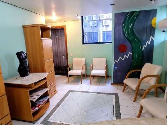 Conjunto para venda na Praça Dom Feliciano, centro de Porto Alegre RS com área privativa de 70,35m².  De frente. &lt;BR&gt;Conjunto amplo com 2 ou 3 salas de atendimento + sala de arquivo,  sala de al