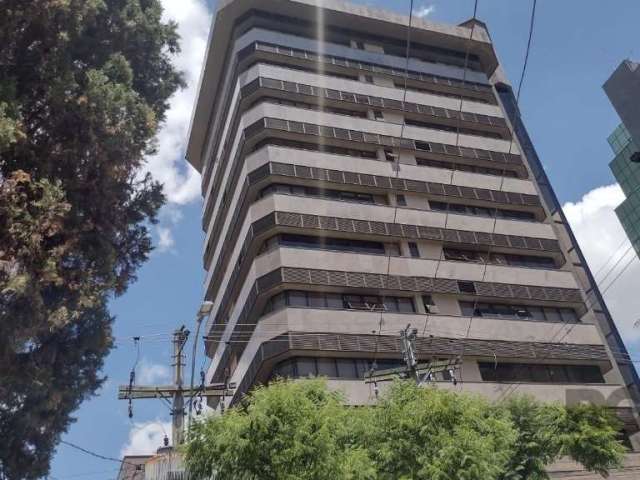 Rede gaucha de imóveis vende  Sala Comercial desocupada no bairro moinhos de vento. Imóvel com 37,58 metros de área privativa. Localizado no coração do bairro moinhos de vento. Prédio com elevador pan