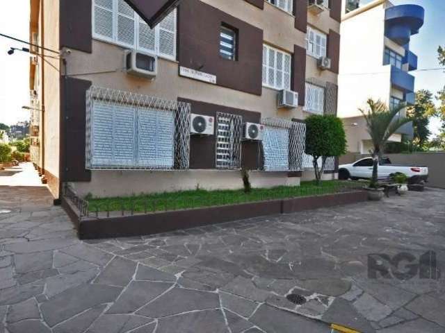 Ótimo  apartamento  com 43m² área privativa, 100% reformado, living 2 ambientes, 1dormitório, banheiro social, cozinha montada, área de serviço. Segundo andar , lateral, sol da tarde.&lt;BR&gt; .&lt;B