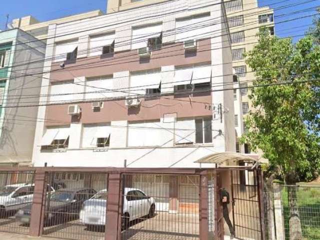 Apartamento de 1 dormitório, 1 quadra do gasômetro, 45m², cozinha com área de serviço integrada, reformado, sanca com iluminação indireta na sala, banheiro e cozinha reformados com pedra em granito. C