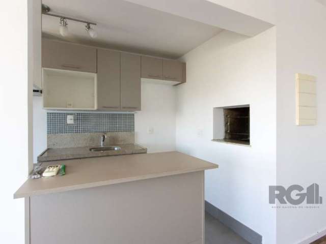 Excelente apartamento de 2 dormitórios, sendo 1 suíte, cozinha americana, moveis projetados, churrasqueira, piso laminado, andar alto, vaga de garagem dupla coberta. Condomínio com infra completa de c