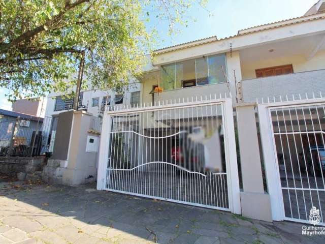 Casa com 3 dormitórios, suíte, 2 vagas de garagem, no bairro Chácara das Pedras, Porto Alegre/RS    &lt;BR&gt; &lt;BR&gt;Localizada em um bairro tranquilo e acessível, esta casa de 227,93m² três andar