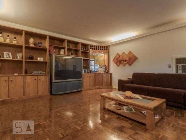 Casa no Bairro Chacará das Pedras em Porto Alegr,  ampla com 329 m2, com 04 Dormitórios, sendo 01 suíte, cozinha ampla, sala de jantar, lavabo, dependência de empregada, piscina, 3 vagas cobertas e ma