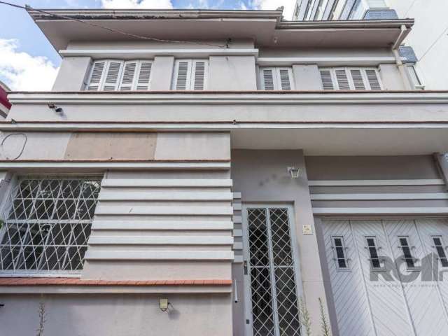 Casa com 207 m² privativos, com 3 dormitórios, 2 vagas de garagens, à venda no bairro Moinhos De Vento&lt;BR&gt;&lt;BR&gt;COMERCIAL OU RESIDENCIAL!&lt;BR&gt;&lt;BR&gt;Esta excelente casa oferece um li