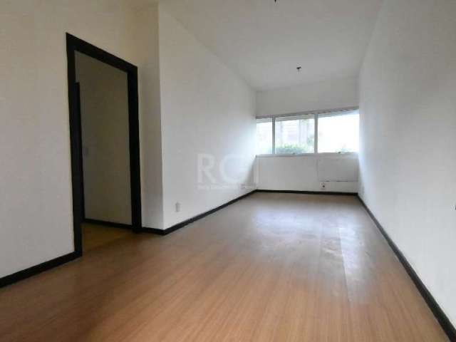 - SALA COMERCIAL - Imóvel com 38,06 m² , dividida em 2 ambientes e 1 lavabo, posição de frente, piso laminado, 3 andar (4 pavimento) com elevadores, 1 vaga de box provativa N. 72 ( o valor do box é se