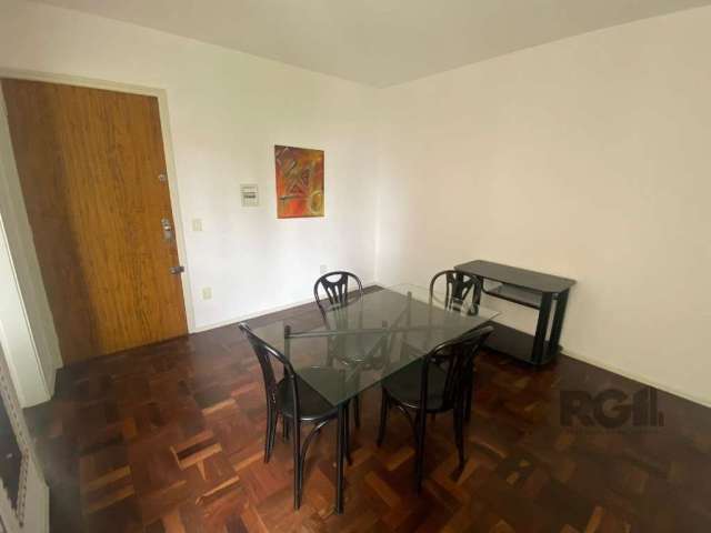 Excelente apartamento, entrar e morar, com mobílias essenciais  1 dormitório sala 2 ambientes cozinha e área de serviço separada, excelente claridade e bem arejado e sem nenhum ponto de umidade, vai s