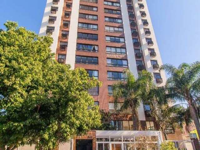 Apartamento semi-mobiliado 3 dormitórios sendo 1 suíte no bairro Menino Deus. &lt;BR&gt;O imóvel possui amplo living para 2 ambientes, cozinha americana com churrasqueira, área de serviço separada, ba