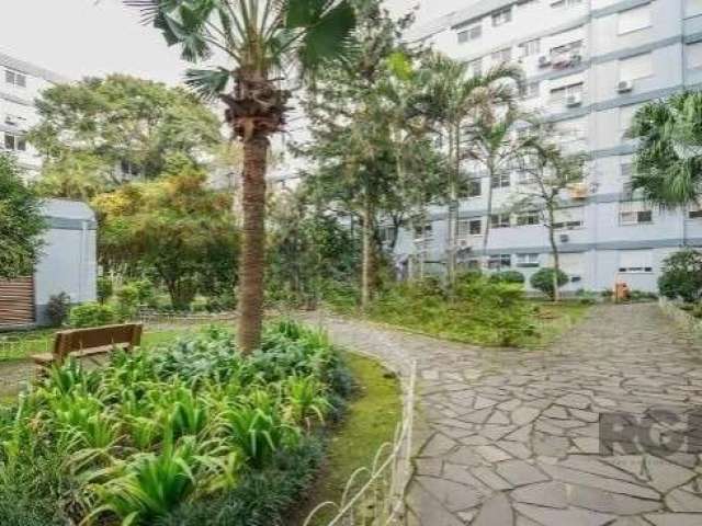 Apartamento 2 dormitórios com preço de ocasião, precisando de reformas. Sétimo andar, vista para o bairro, elevador.&lt;BR&gt;Edifício com portaria, salão de festas, etc.&lt;BR&gt;Localização : Rua Al