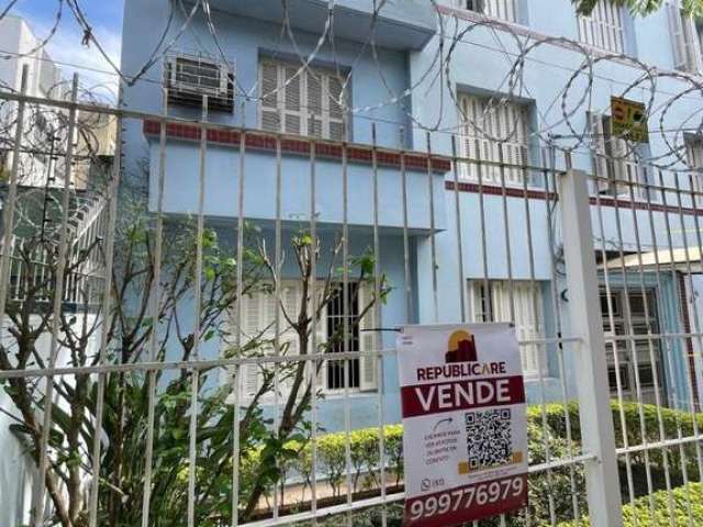 IMPECÁVEL APARTAMENTO 81M2 PRIVATIVOS CÓD.RP390468&lt;BR&gt;&lt;BR&gt;Excelente apartamento à venda na Rua Pelotas, no bairro Floresta em Porto Alegre. REFORMADO, Com 81.06m² de área privativa, 2 dorm