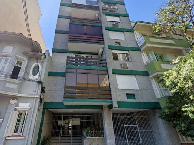 Apartamento de 1 quarto no Centro Histórico, desocupado, ampla sala de estar, cozinha com armários aéreos e embutidos e área de serviço separada, banheiro social tudo isso distribuídos em 37,85m² de á