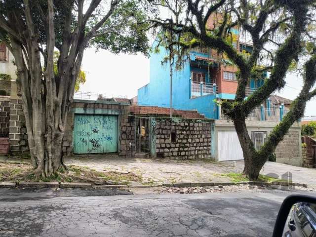 Vendo  terrenoo  no Bairro Partenom em Porto Alegre. Ótimo terreno à venda no bairro Partenon, situado na Rua Doze de Outubro, com fácil acesso à Avenida Bento Gonçalves. Com uma área total de 240,41 