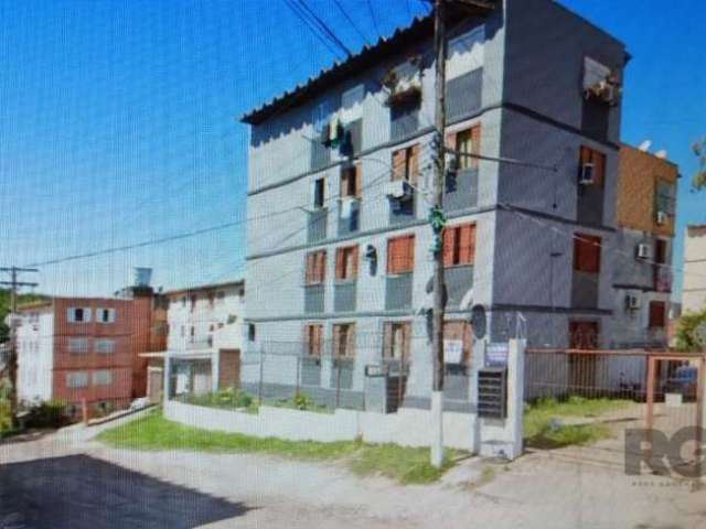 Apartamento 2 dormitórios , último andar , cozinha reformada, com balcão , banheiro social, quartos com piso frio , sala ampla, garagem fechada p 2 carros . Supermercado Oliveira, Próxima a Escola São