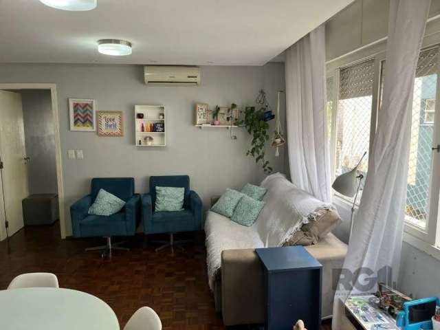 Excelente  apartamento no Bairro Petropolis,  de 78,20 m2 privativo,  com 2 dormitórios, , banheiro social mobiliado, armários sob medida nos quartos,  living amplo, cozinha com moveis planejados, áre