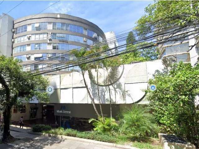 SALA A VENDA com 1 vaga de garagem,  no Edifício Central Park Gallery, localizado na Rua Mostardeiro, bairro Rio Branco, junto ao Moinhos de Vento. Com área privativa de 53,09m².&lt;BR&gt;Próximo ao p