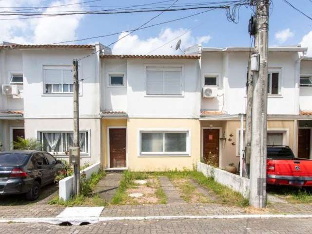 Ótimo sobrado no Condomínio Quintas do Prado.&lt;BR&gt;Com tres  dormitórios sendo uma suíte, living para dois ambientes, lavabo, cozinha com área de serviço integrada. Pátio aos fundos com churrasque