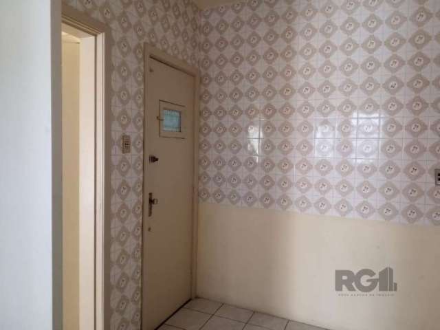 Apto de frente de dois dormitórios, um banheiro e um lavabo e cozinha grande.&lt;BR&gt;Apto com piso original de parquet, Ótima localização, perto de mercado, farmácia.&lt;BR&gt;&lt;BR&gt;&lt;b&gt;CON