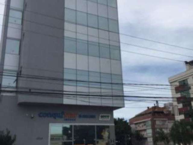 Conjunto comercial 3 salas localizada no bairro Chácara Das Pedras.&lt;BR&gt;&lt;BR&gt;O imóvel possui 3 banheiros, piso porcelanato, recepção, sala de reuniões, espaços para coworking, e excelente po