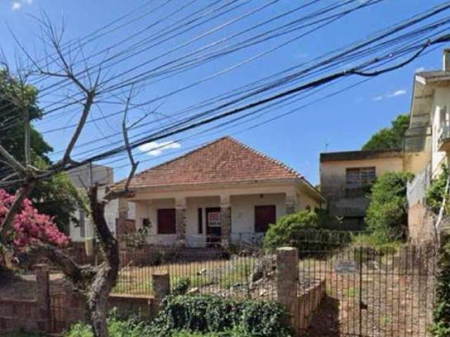 Excelente terreno medindo (22 X 58,35) total (1.283,37m²)  parte alta do bairro Cristal. &lt;BR&gt;No terreno existe um imóvel ( casa alvenária averbada ). &lt;BR&gt;Ideal para a construção de um préd