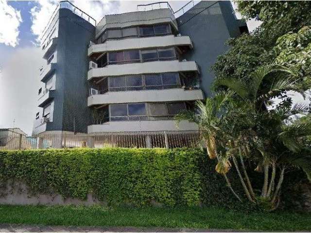 Esse apartamento no bairro Cristal, em Porto Alegre, parece ser uma excelente oportunidade! &lt;BR&gt;Com 117 m² de área privativa e uma distribuição muito bem planejada, ele conta com 3 dormitórios, 