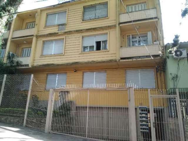 Apartamento amplo, ventilado, orientacao solar norte leste e com uma vista agradavel da rua arborizada. hall de entrada, living 2 ambientes, 3 dormitorios, sendo 1 com sacada, banheiro social, gabinet