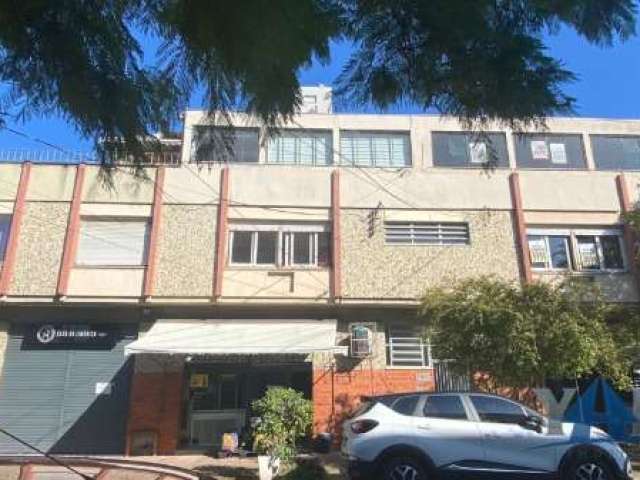 Excelente cobertura, com tres dormitorios, sendo uma suite, closet, sala com dois ambientes, cozinha, copa e area de servico, banheiro auxiliar, salao fechado, terraco aberto com churrasqueira e garag