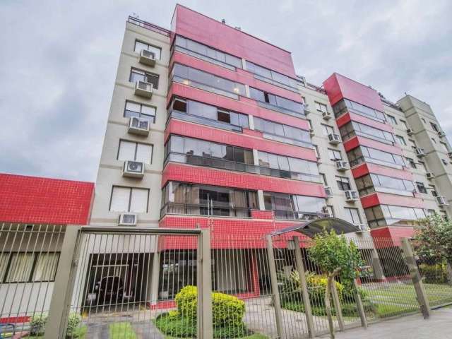 Ótima cobertura com 183,15m² privativos distribuídos em 2 pavimentos. O andar inferior conta com living para três ambientes,  2 suítes sendo 1 suíte master com closet, cozinha mobiliada e área de serv