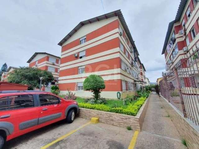 Vende-se este impecável apartamento que conta com 3 Dormitórios, um deles com Closet, Sala, Cozinha, Banheiro Social, Lavanderia e 1 vaga. Reformado e muito bem localizado.&lt;BR&gt;&lt;BR&gt;Ficará n