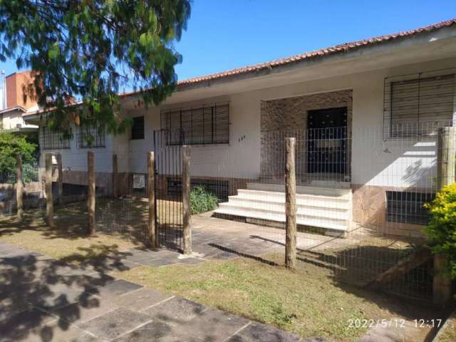 Casa com 4 dormitórios - 502m² - Chácara das Pedras nas imediações do Shopping Iguatemi, com amplo living envidraçado para o jardim, lareira, 04 dormitórios, 03 suites, gabinete, garagem subterrânea p