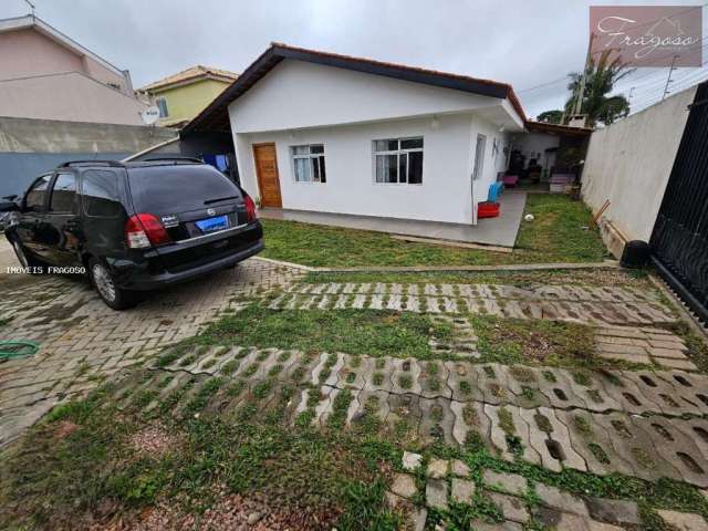 Casa para Venda em Curitiba, Alto Boqueirão, 4 dormitórios, 1 suíte, 2 banheiros, 5 vagas