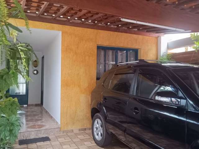 Casa Térrea - 3 Dormitórios em Localização Privilegiada - Jundiaí-SP