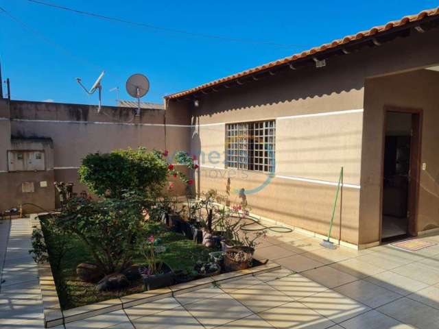 Casa Residencial com 3 quartos  à venda, 196.86 m2 por R$480000.00  - Monte Belo - Londrina/PR