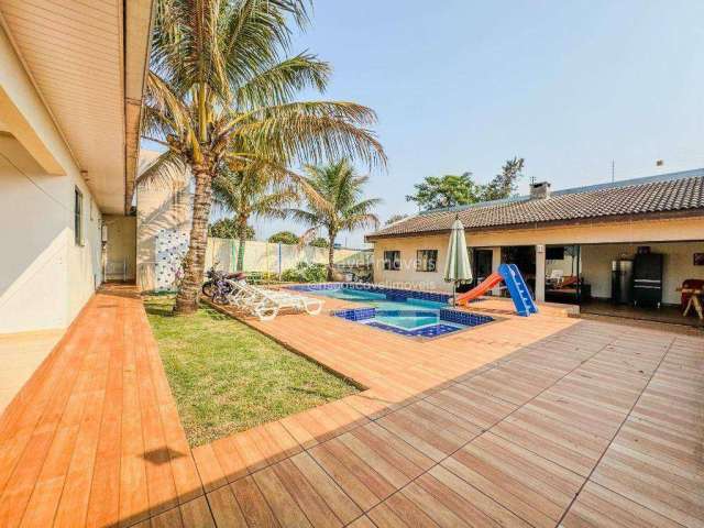 Casa com 3 dormitórios à venda, 224 m² por R$ 680.000,00 - Morumbi - Cascavel/PR