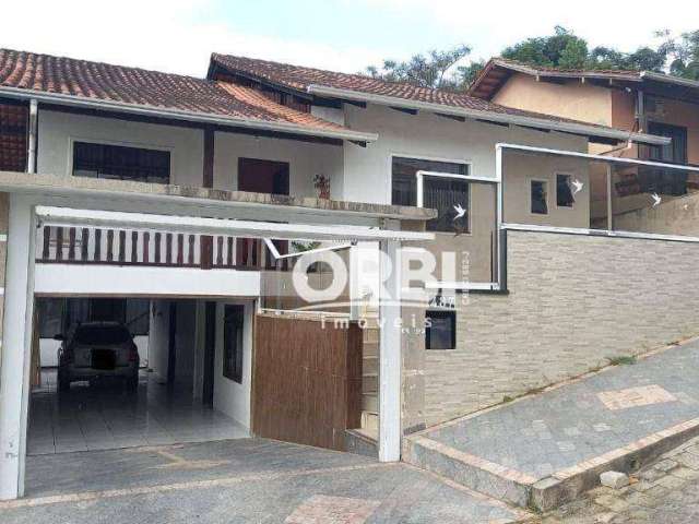 Casa com 6 dormitórios à venda, 335 m² por R$ 750.000,00 - Água Verde - Blumenau/SC