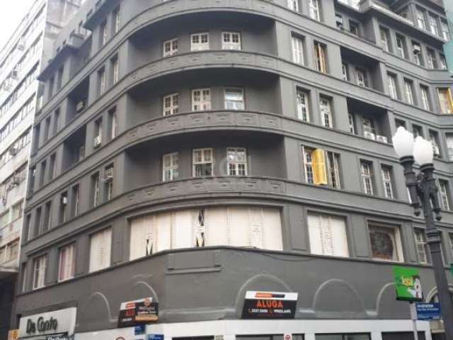 Sala comercial a venda no centro de porto alegre &lt;BR&gt;Este prédio é histórico foi um hotel.&lt;BR&gt;Tem escadaria belíssima.&lt;BR&gt;Corredores amplos.&lt;BR&gt;Dois banheiros extras nos corred