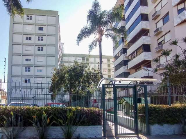 Apartamento no bairro menino Deus 2 dormitórios, sala, cozinha, banheiro,  andar  alto com 1 vaga rotativa prédio com elevador e portaria 24hs, , playground, salão de festas ,segurança 24 horas.  &lt;