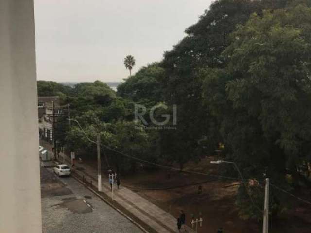 Vendo Lindo Apartamento no Centro Histórico de 01 Dormitórios com suíte, lavabo, com 65m² de Área privativa, piso porcelanato, Cozinha, área de serviços, living extenso, de frente, sol Norte, bem ilum